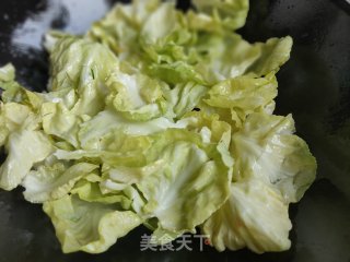 爆炒圆白菜的做法步骤：3