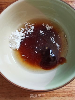 广式腊肠炒芦笋的做法步骤：2