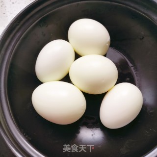 红烧排骨卤蛋的做法步骤：2
