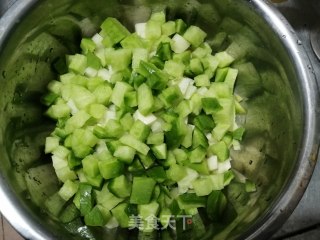 炸萝卜丸子的做法步骤：1