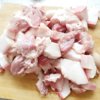 油豆腐烧肉的做法步骤：2