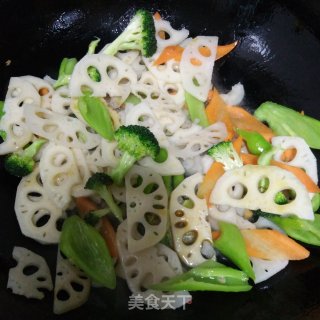 荷塘小炒的做法步骤：4