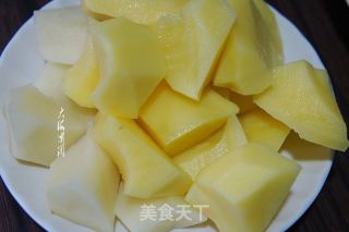 牛肉炖土豆的做法步骤：2