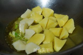 牛肉炖土豆的做法步骤：4
