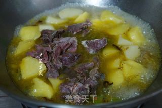 牛肉炖土豆的做法步骤：8