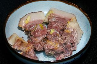 蒜泥白肉的做法步骤：4