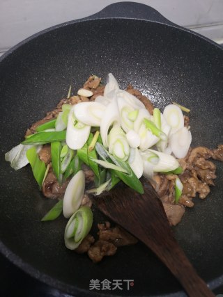葱爆羊肉的做法步骤：7