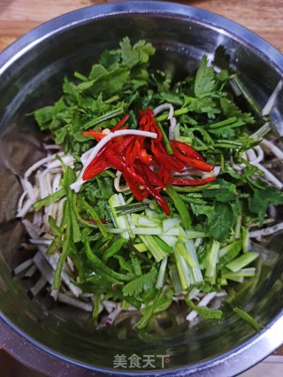 茄子香菜拌辣椒的做法步骤：3