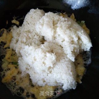 芦笋辣白菜炒饭的做法步骤：5