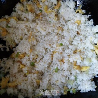 芦笋辣白菜炒饭的做法步骤：6