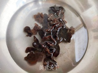 三色菜炒虾仁的做法步骤：3