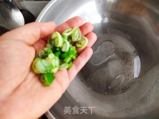 三色菜炒虾仁的做法步骤：6