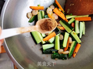 三色菜炒虾仁的做法步骤：9