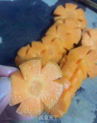 胡萝卜瑶柱龙骨粥的做法步骤：2