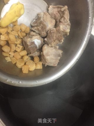 胡萝卜瑶柱龙骨粥的做法步骤：4