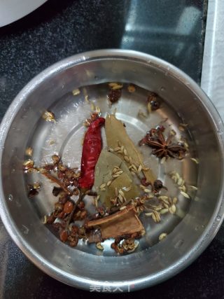 卤五香鹌鹑蛋的做法步骤：3