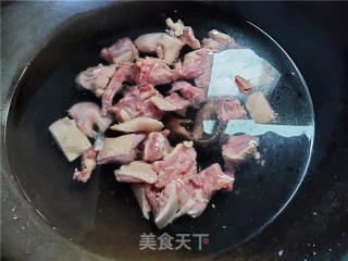 虫草花麻鸭汤的做法步骤：3