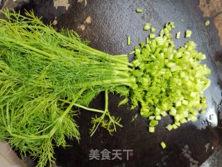 开胃下饭~小茴香炒蛋的做法步骤：1