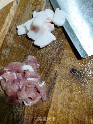 蒜苔炒肉的做法步骤：2