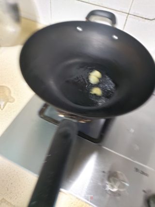 蒜苔炒肉的做法步骤：4