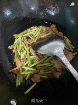 蒜苔炒肉的做法步骤：9