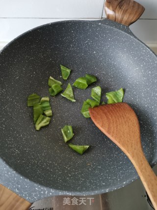 菠萝茄汁虾仁的做法步骤：9