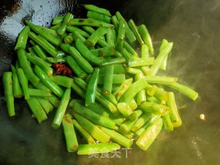 砂锅素焖豆角的做法步骤：8