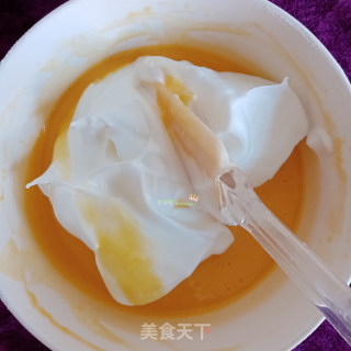 纸盒烘焙 6寸戚风蛋糕 成品超细腻的做法步骤：14