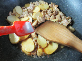 茨菇炒五花肉的做法步骤：10
