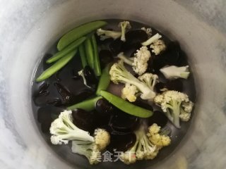 凉拌蔬菜沙拉的做法步骤：2