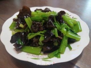 木耳拌芹菜的做法步骤：9