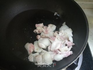 生炒五花肉的做法步骤：1