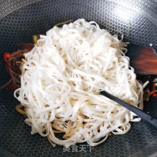 鸡蛋炒面的做法步骤：11