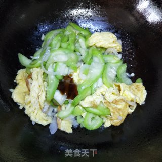 丝瓜炒蛋的做法步骤：9