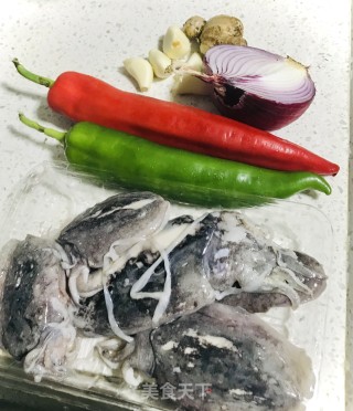 时蔬炒墨鱼#肉菜#的做法步骤：1