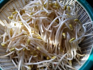 清炒黄豆芽的做法步骤：1