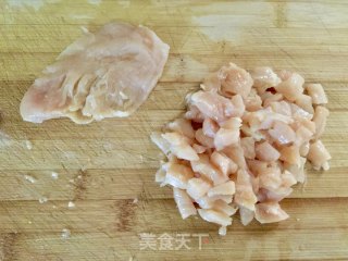 可乐鸡丁炒饭的做法步骤：1