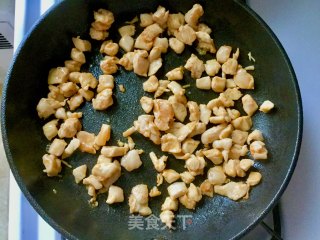可乐鸡丁炒饭的做法步骤：3