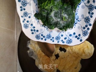 菠菜炒鸡蛋的做法步骤：4