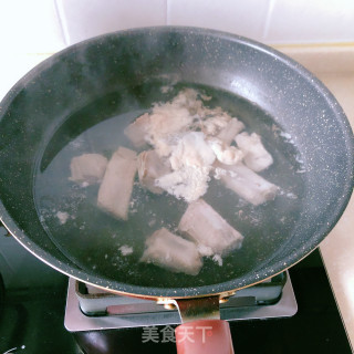 便当????小米蒸排骨+水晶萝卜丝饼的做法步骤：2