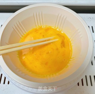 微波炉鸡蛋的做法步骤：1