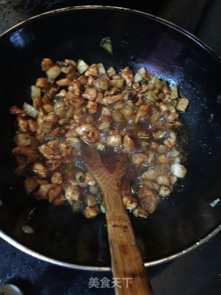 原创【????仙草味道????私房菜????】????仙草自己的味道????甜腻腻的酱爆????肉丁????的做法步骤：6
