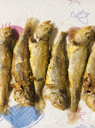 香煎小黄鱼的做法步骤：6