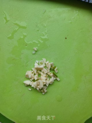 香菜拌绿豆芽的做法步骤：6