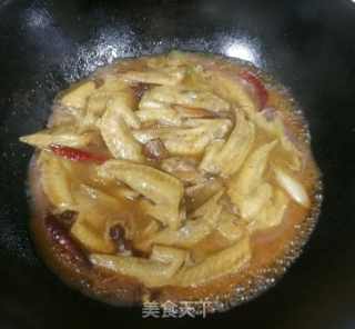 焖鸡翼尖的做法步骤：3