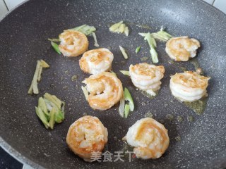 蒜苔烧虾仁的做法步骤：5