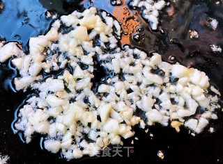 木耳炒西葫芦胡萝卜的做法步骤：6