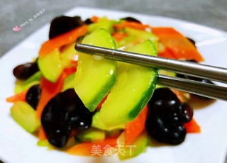 木耳炒西葫芦胡萝卜的做法步骤：13
