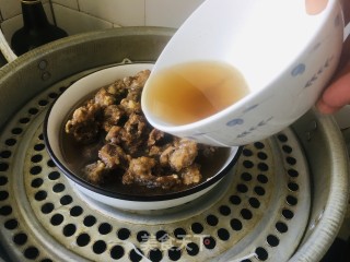 过油鸭蒸黄豆的做法步骤：4
