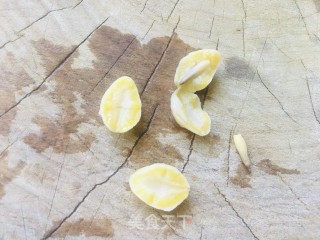 西芹炒银杏果的做法步骤：1